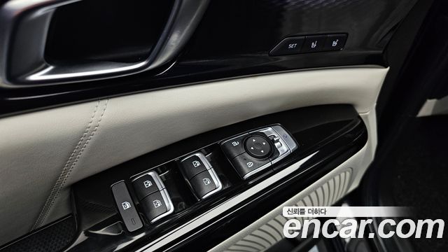 Kia Canival 2021 — photo 16