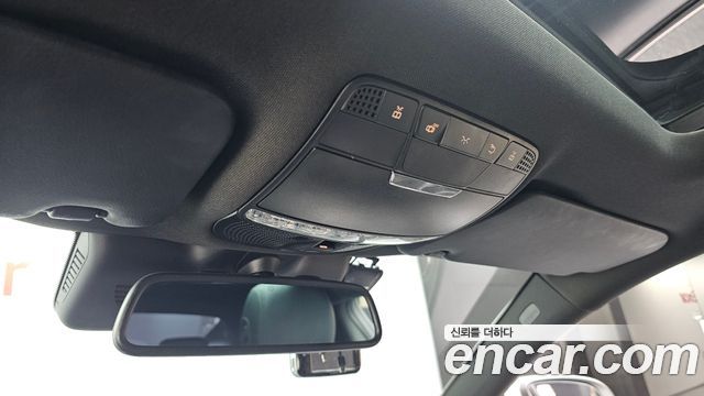 Mercedes-Benz C-Class 2016 — photo 18