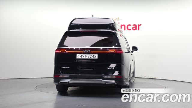 Kia Canival 2023 — photo 4
