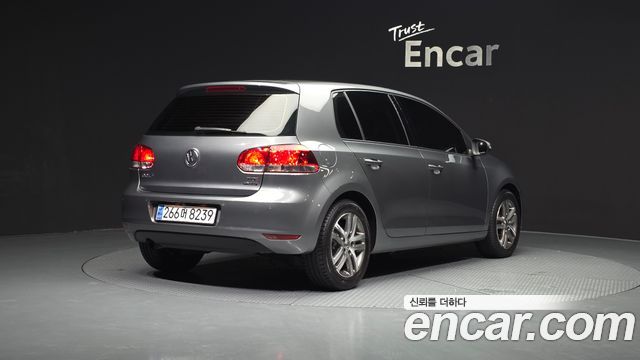 Volkswagen Golf 2011 — photo 2