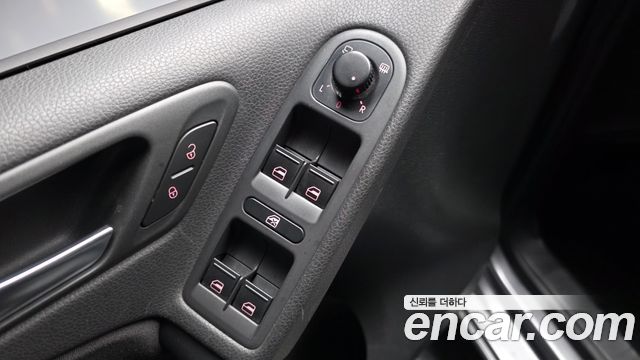 Volkswagen Golf 2011 — photo 18