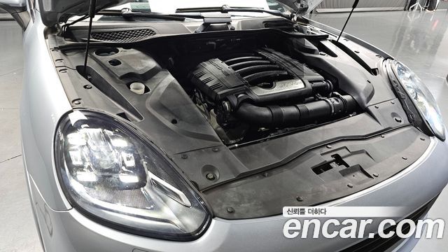 Porsche Cayenne 2017 — photo 6