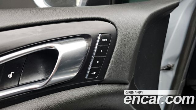 Porsche Cayenne 2017 — photo 18
