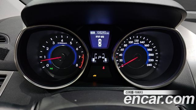 Hyundai AVANTE 2012 — photo 8