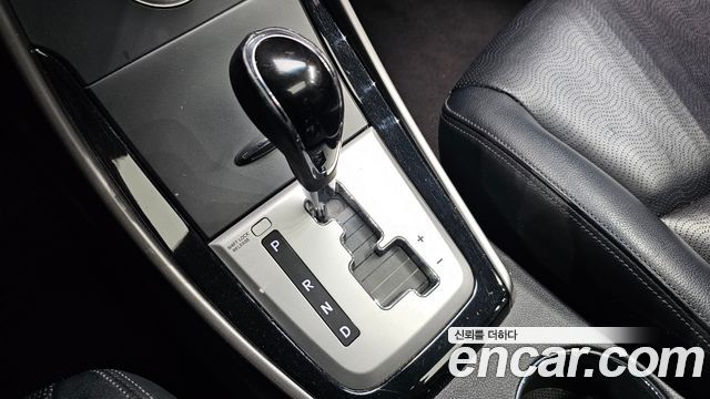 Hyundai AVANTE 2012 — photo 9