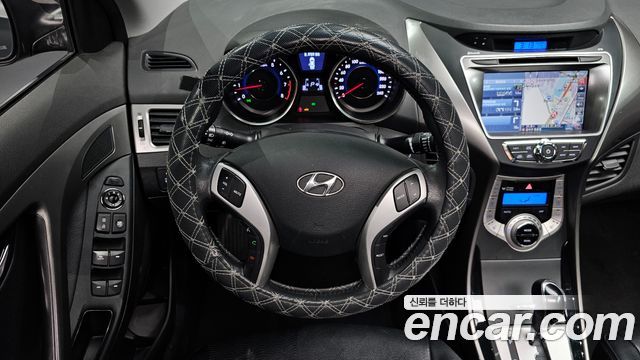 Hyundai AVANTE 2012 — photo 13