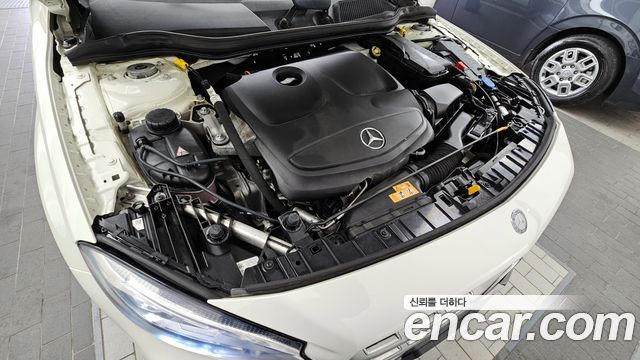 Mercedes-Benz GLA-Class 2018 — photo 6