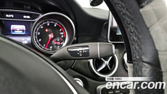 Mercedes-Benz GLA-Class 2018 — photo 9