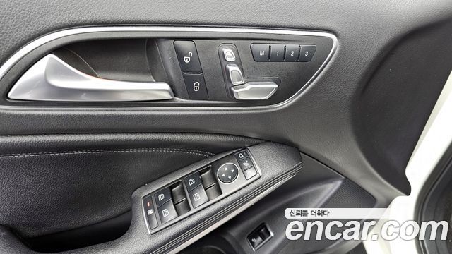 Mercedes-Benz GLA-Class 2018 — photo 19