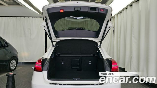 Mercedes-Benz GLA-Class 2018 — photo 20