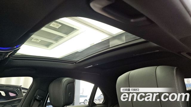 Mercedes-Benz S-Class 2021 — photo 18