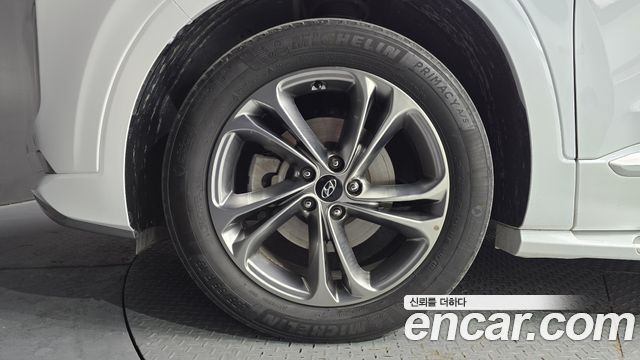 Hyundai Santafe 2019 — photo 5