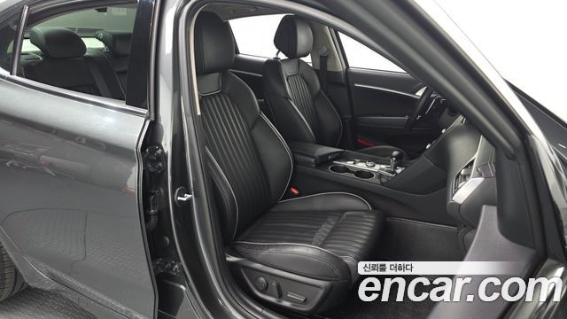 Genesis G70 2019 — photo 12