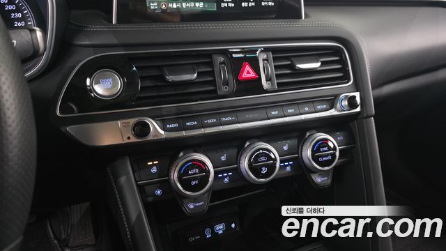 Genesis G70 2019 — photo 17