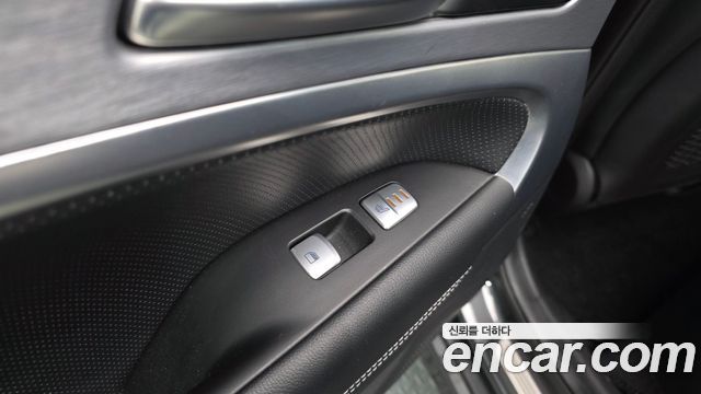 Genesis G70 2019 — photo 19