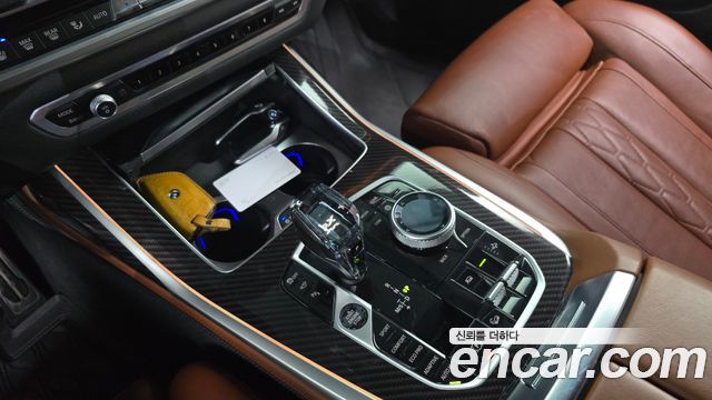 BMW X7 2021 — photo 9