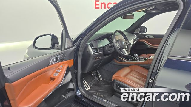 BMW X7 2021 — photo 10