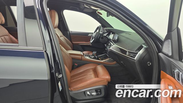 BMW X7 2021 — photo 11