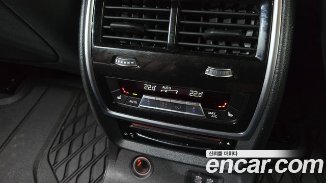 BMW X7 2021 — photo 18