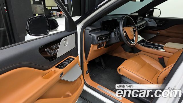 Lincoln Aviator 2025 — photo 10