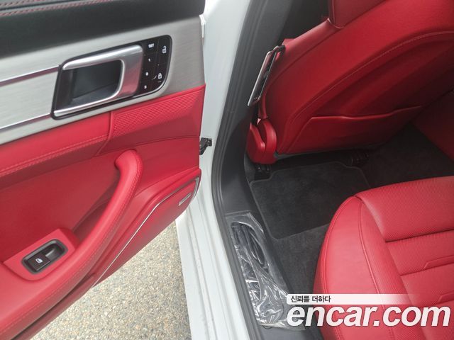 Porsche Panamera 2020 — photo 17