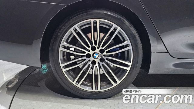 BMW 5-Series 2020 — photo 5