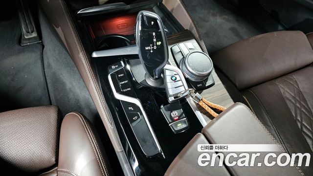 BMW 5-Series 2020 — photo 9