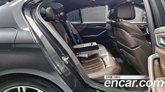 BMW 5-Series 2020 — photo 12