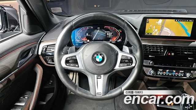 BMW 5-Series 2020 — photo 13