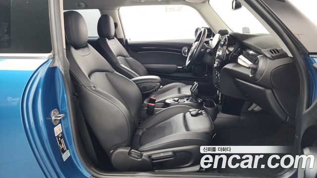Mini Cooper 2022 — photo 11