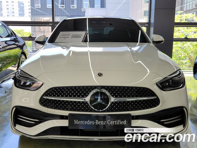 Mercedes-Benz C-Class 2023 — photo 3