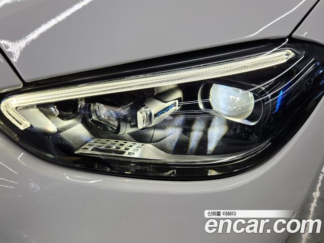 Mercedes-Benz C-Class 2023 — photo 16
