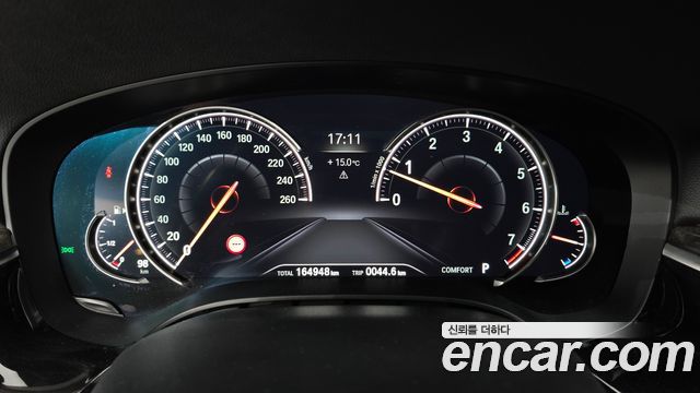 BMW 5-Series 2018 — photo 8