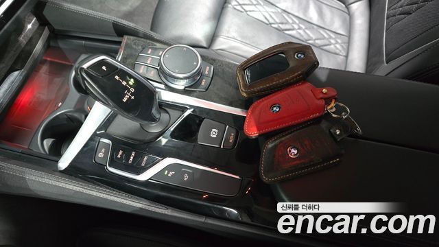 BMW 5-Series 2018 — photo 9