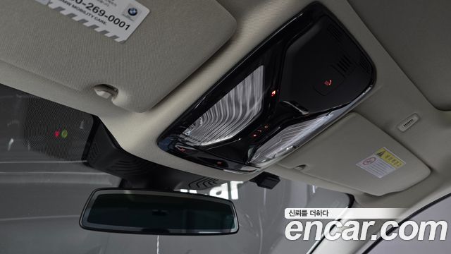 BMW 5-Series 2018 — photo 18