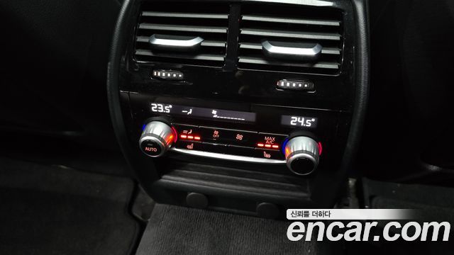 BMW 5-Series 2018 — photo 19