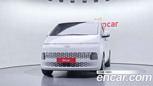 Hyundai Staria 2023 — photo 3