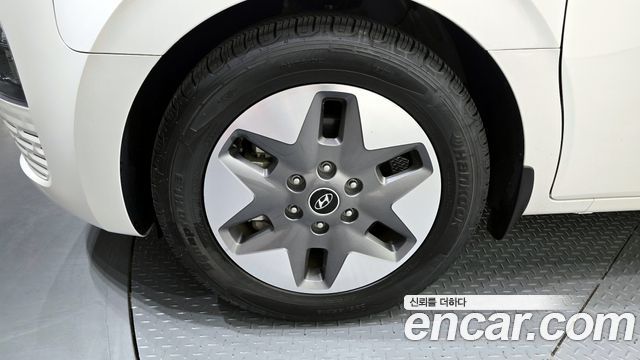 Hyundai Staria 2023 — photo 5
