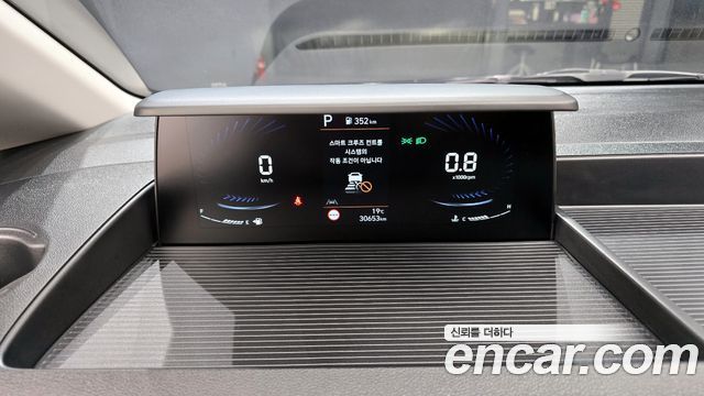 Hyundai Staria 2023 — photo 8