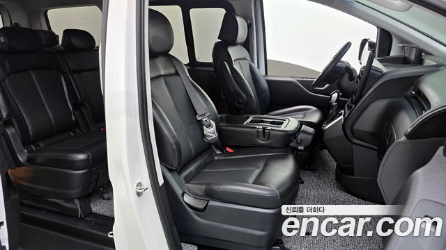 Hyundai Staria 2023 — photo 10