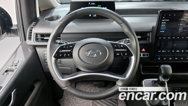 Hyundai Staria 2023 — photo 14