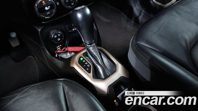 Jeep Renegade 2017 — photo 9