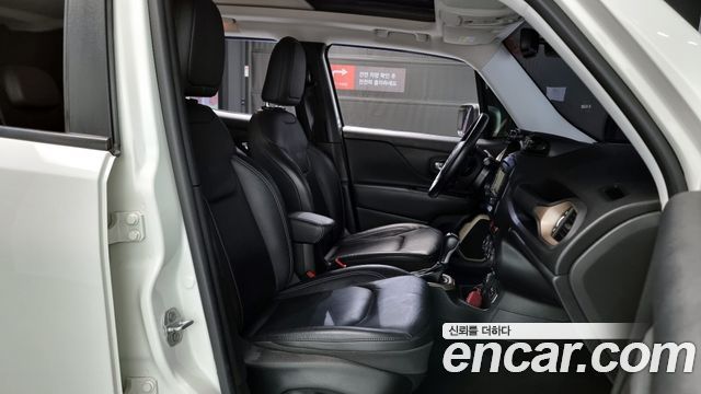 Jeep Renegade 2017 — photo 10