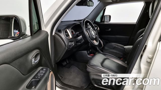 Jeep Renegade 2017 — photo 11