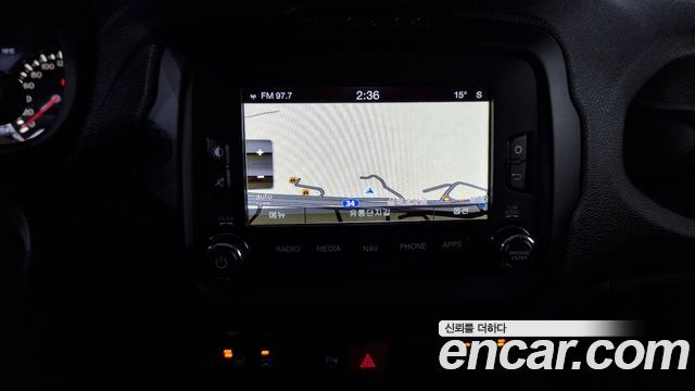 Jeep Renegade 2017 — photo 14