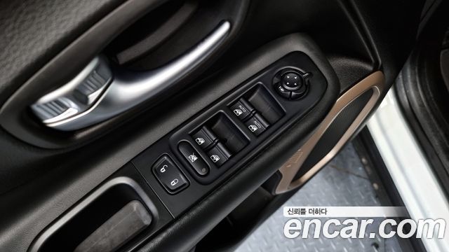 Jeep Renegade 2017 — photo 18