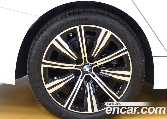 BMW 3-Series 2025 — photo 5