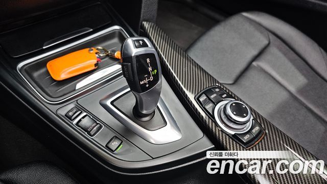 BMW 3-Series 2012 — photo 9
