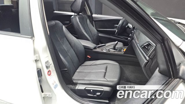 BMW 3-Series 2012 — photo 10