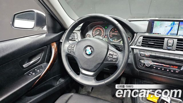 BMW 3-Series 2012 — photo 13